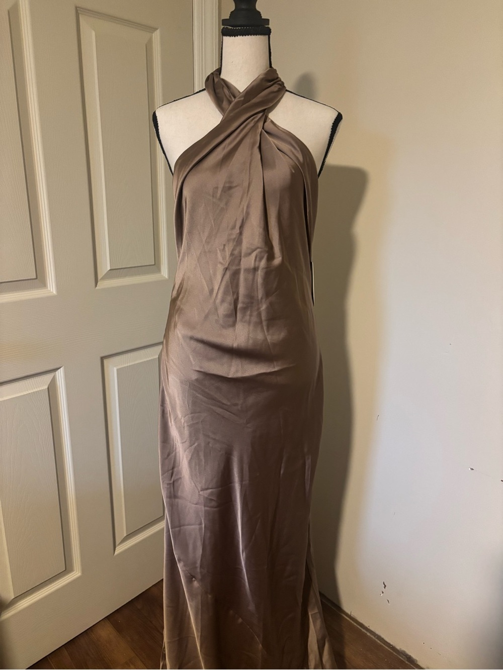 NWT* Show Me Your MuMu Jasmine Halter Maxi Dress Dune Sand Size Small - Picture 2 of 14
